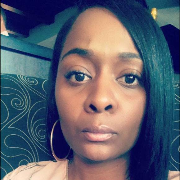 Meet your Posher, Aliya - Picture 2 of 3